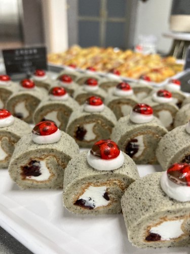 芝麻紅莓捲(32個/盤)