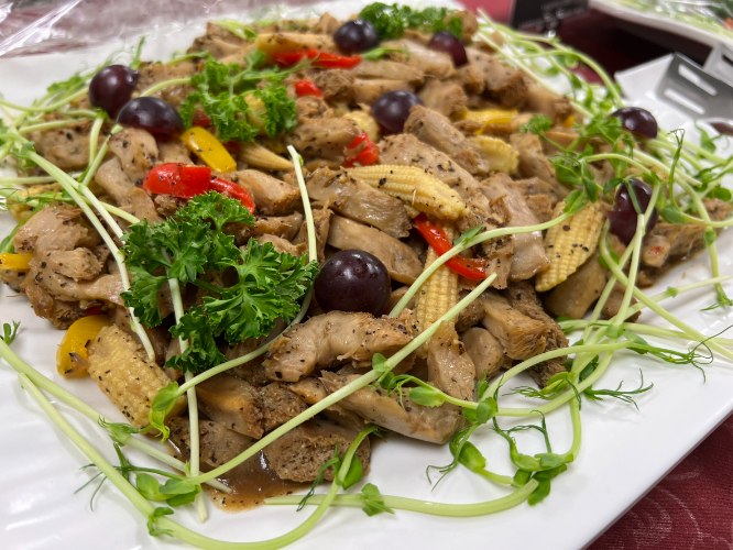 黑胡椒燴猴頭雞絲(全素)